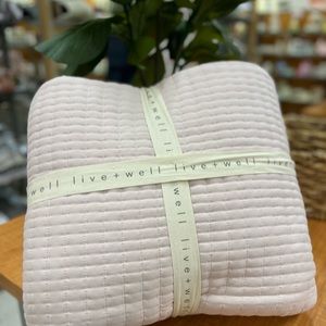 NWT Live + Well  King Size Quilt